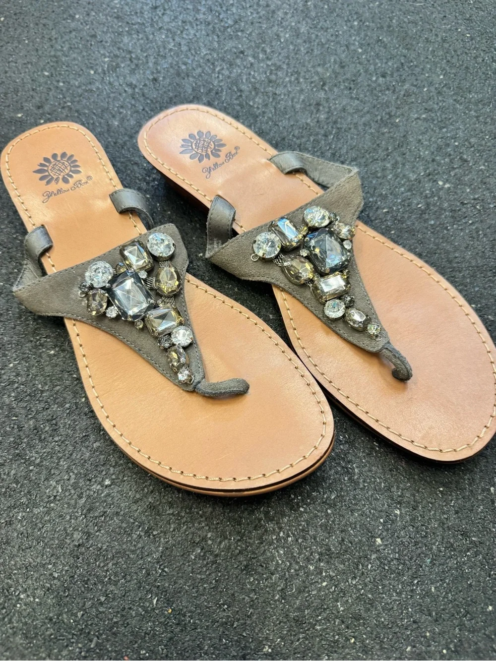 Yellow Box Katherine Sandals with Gray Suede and Gemstones Size 8 - Picture 4 of 4